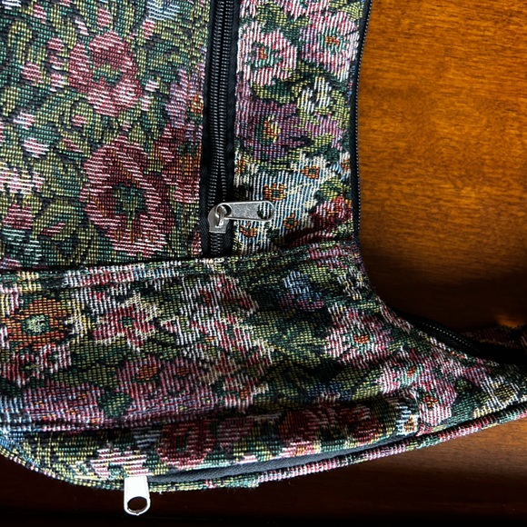 Vintage Tapestry Purse - Picture 3 of 9